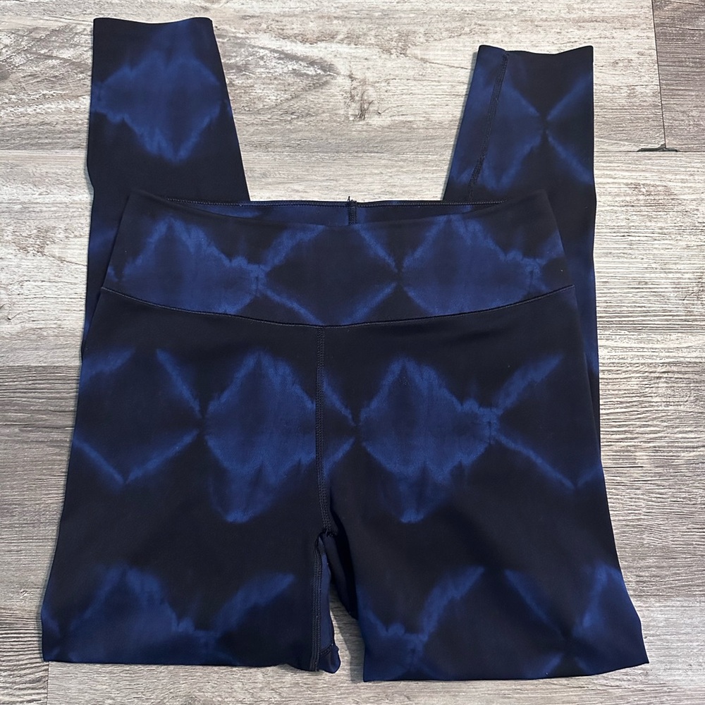 Uniqlo women’s Blue and Black Tie-Dye Leggings